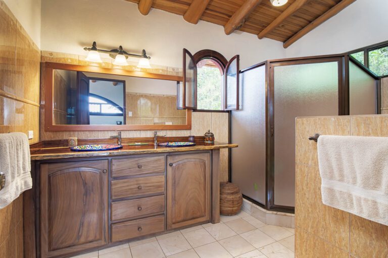 EnsuiteMasterBathroom